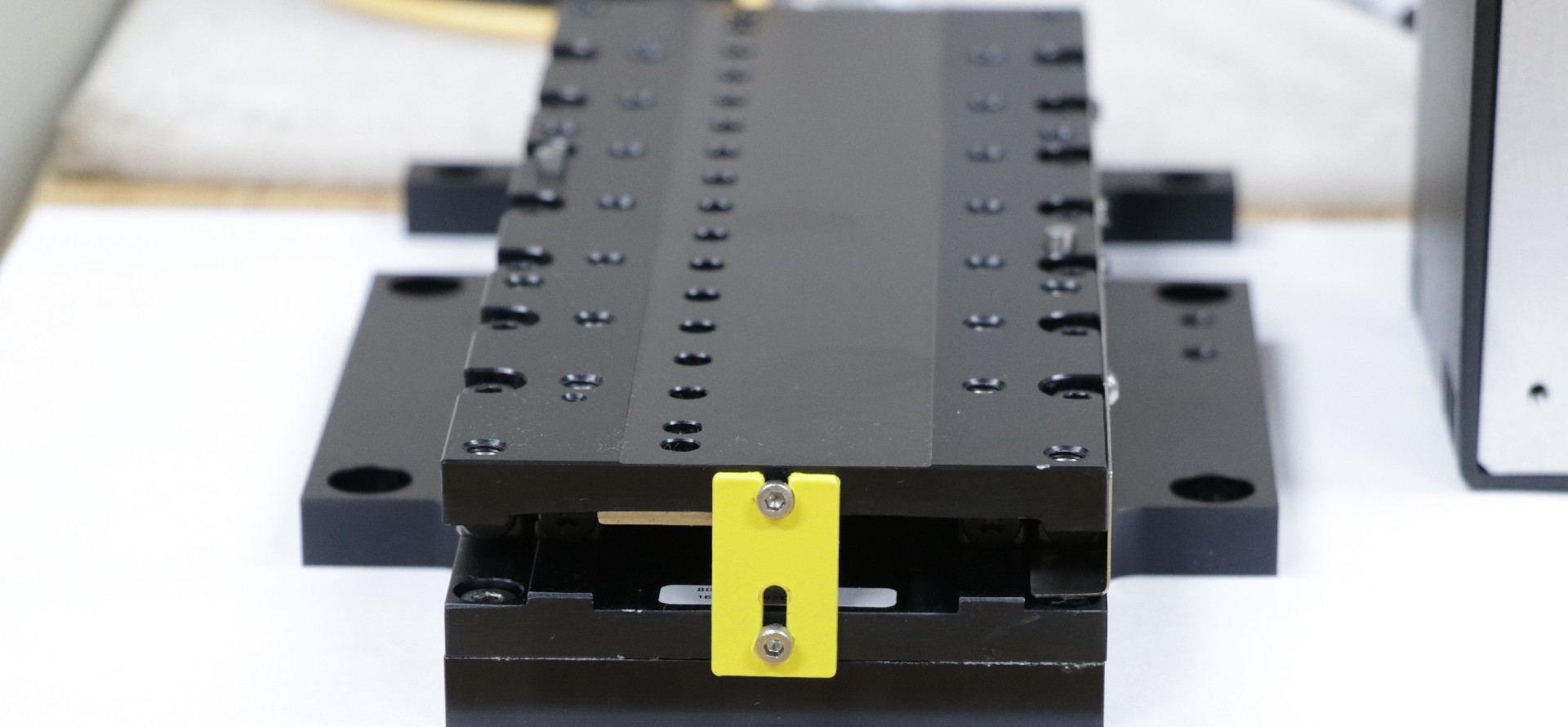 Ducom Instruments - Low Load Stage.jpg